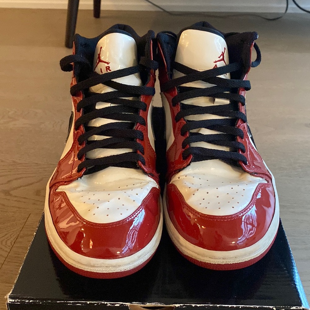 Rare Authentic used Jordan 1 mid. Patent Leather. Chicago 2003. Size 10.5
